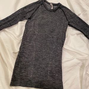 Lululemon swiftly knit long sleeve